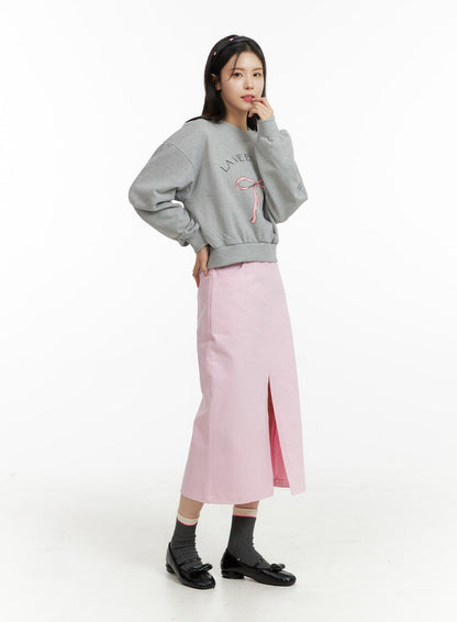 RIBBON GRAPHIC SWEATSHIRT